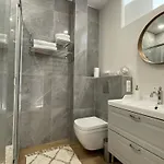 Apartment Superbe T2 Climatise Au Centre + Parking