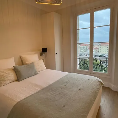 Superbe T2 Climatise Au Centre + Parking Apartment